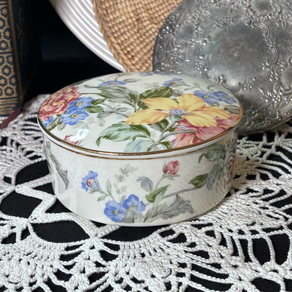 Mikasa Porcelain Floral Trinket Box - White with Yellow, Blue, Pink, Green